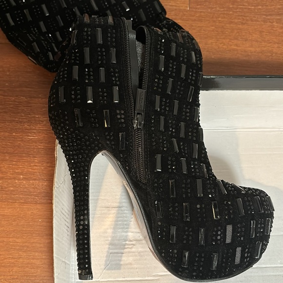 High heel boots - Picture 4 of 5